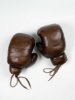 Image de JW & Sons - Gants de boxe vintage en cuir des années 1920 - Marron foncé