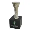 UEFA Conference League Trofee Replica op Display Stand (4,5 cm)